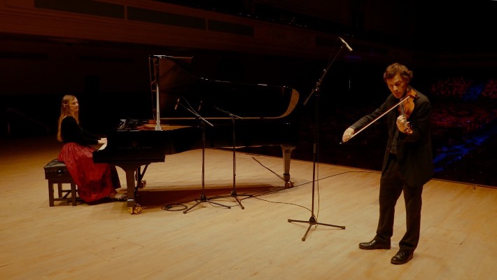 Christina Lawrie and Marcus Barcham Stevens playing the Kreisler at the Caird Hall Dundee